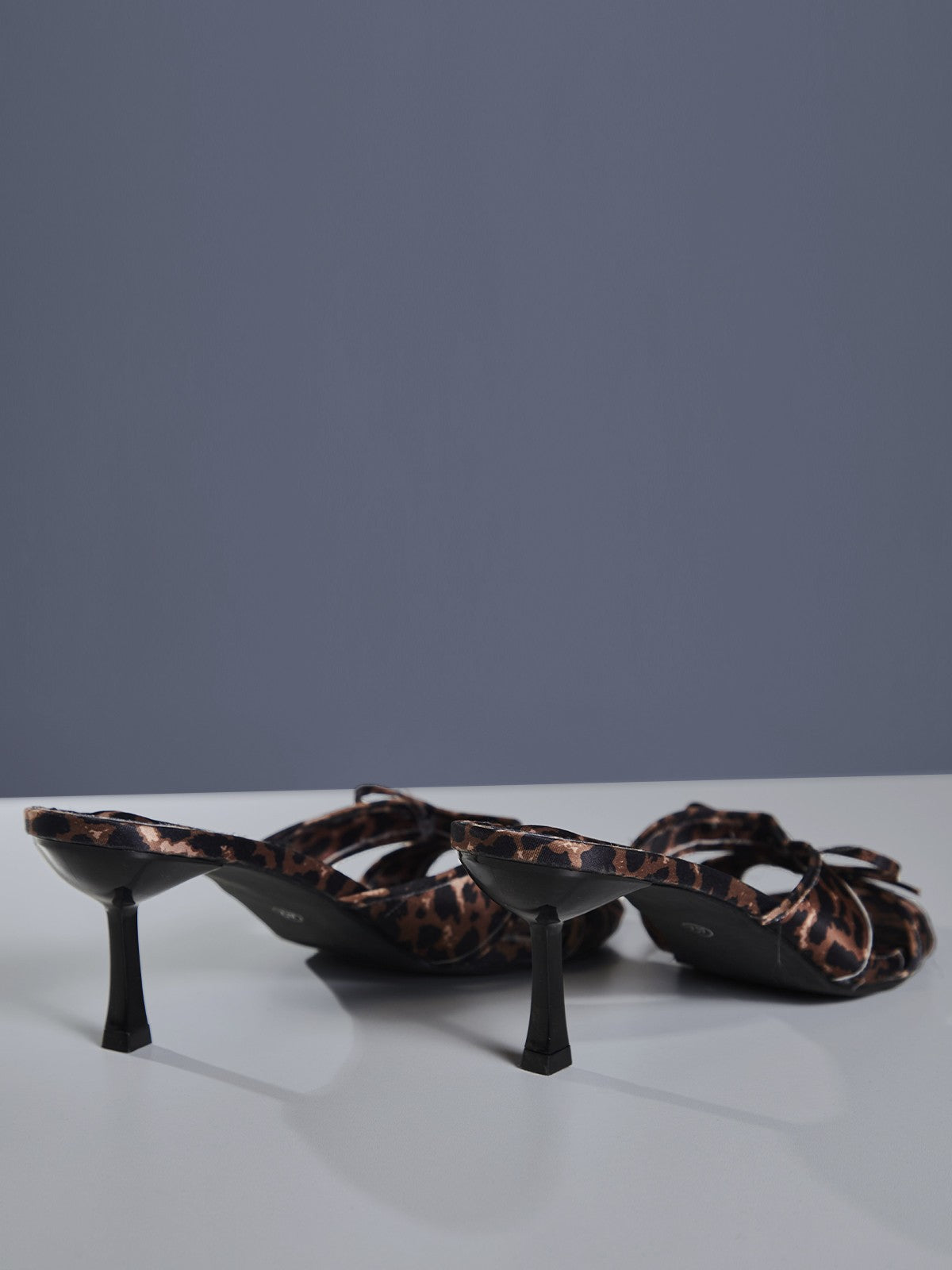 Cabau Bow Leopard Sandals