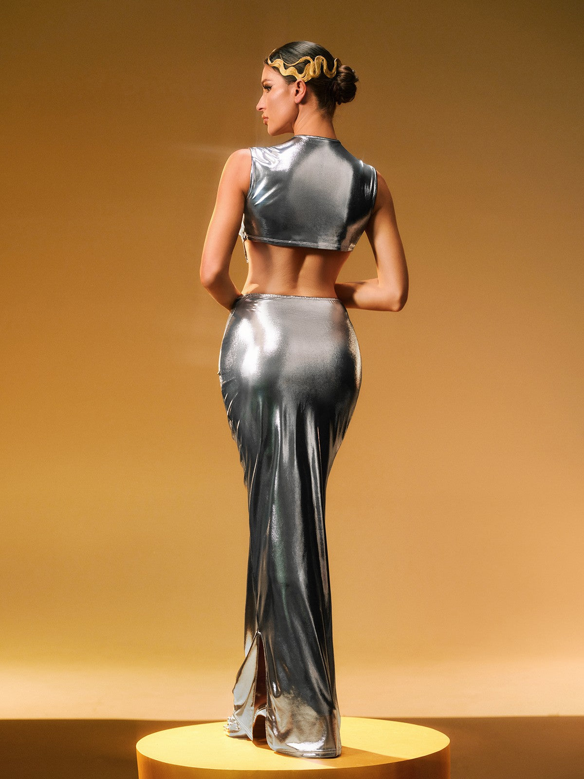 Taralynn Ruffle Ruched Metallic Skirt Set In Silver