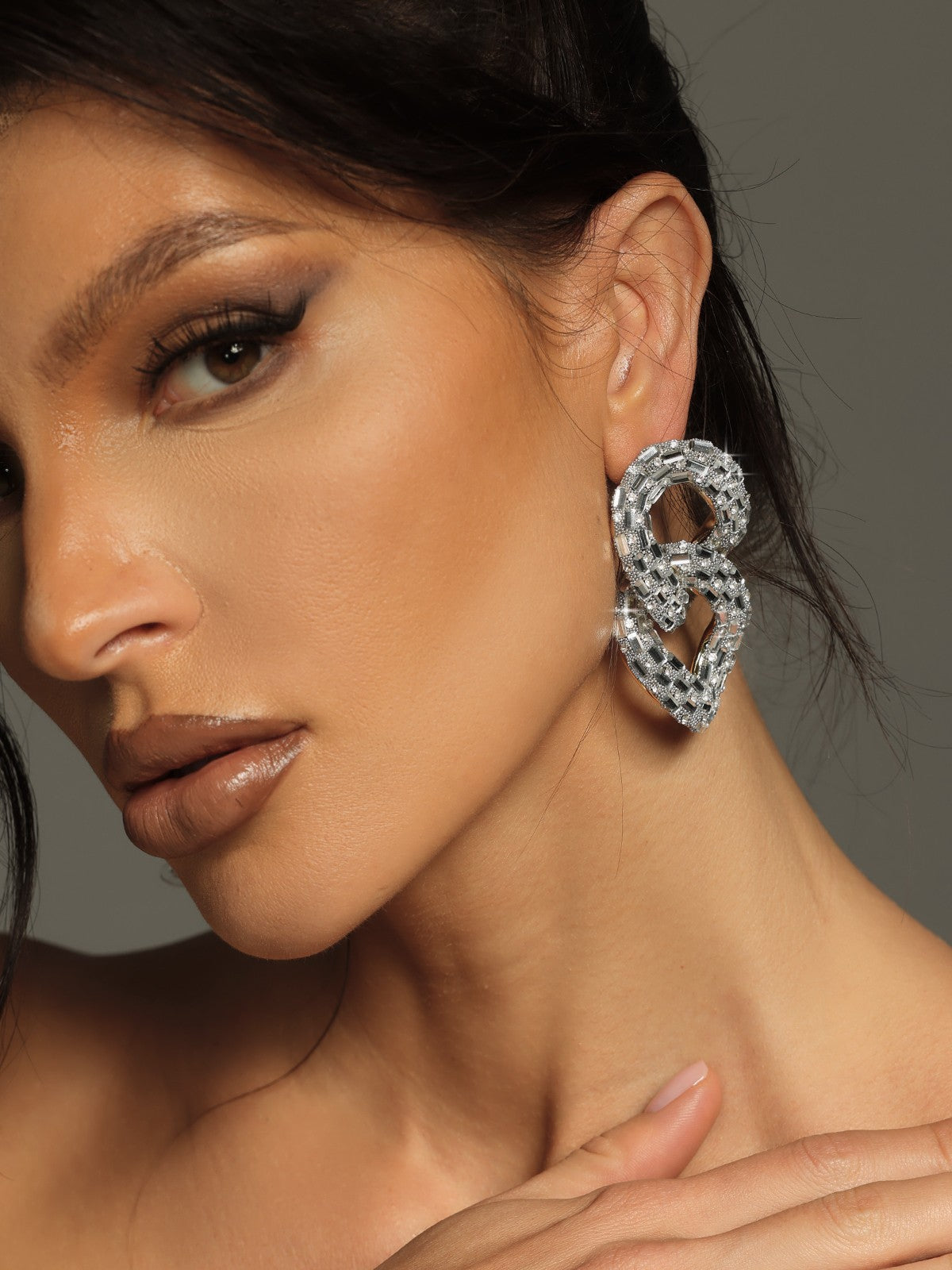 Tyora Circle Crystal Earrings