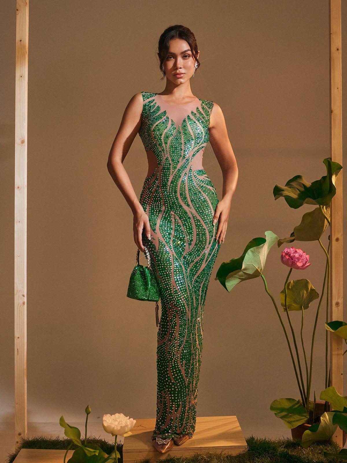 Anabia Round Neck Printed Rhinestone Maxi Dress