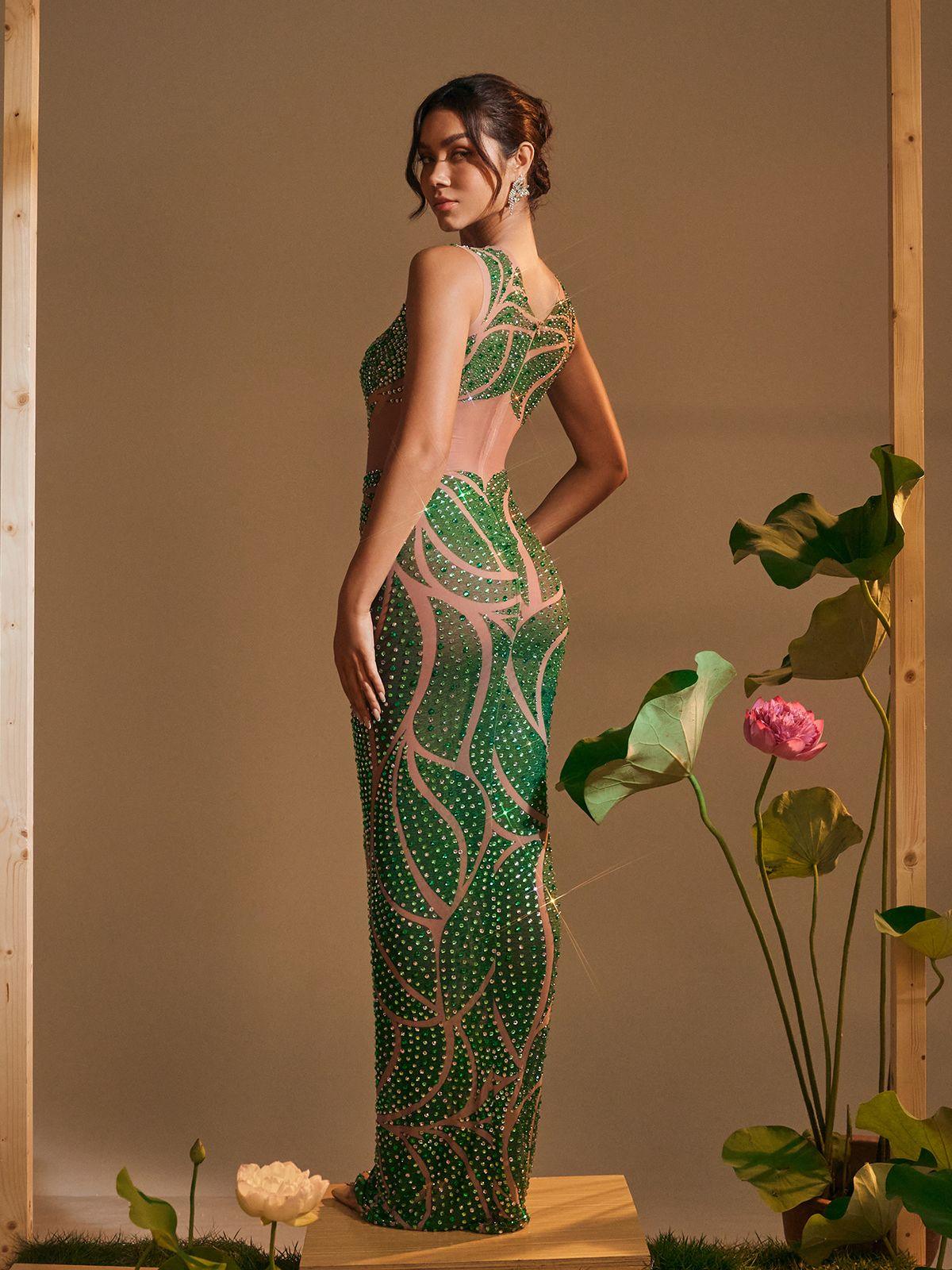 Anabia Round Neck Printed Rhinestone Maxi Dress