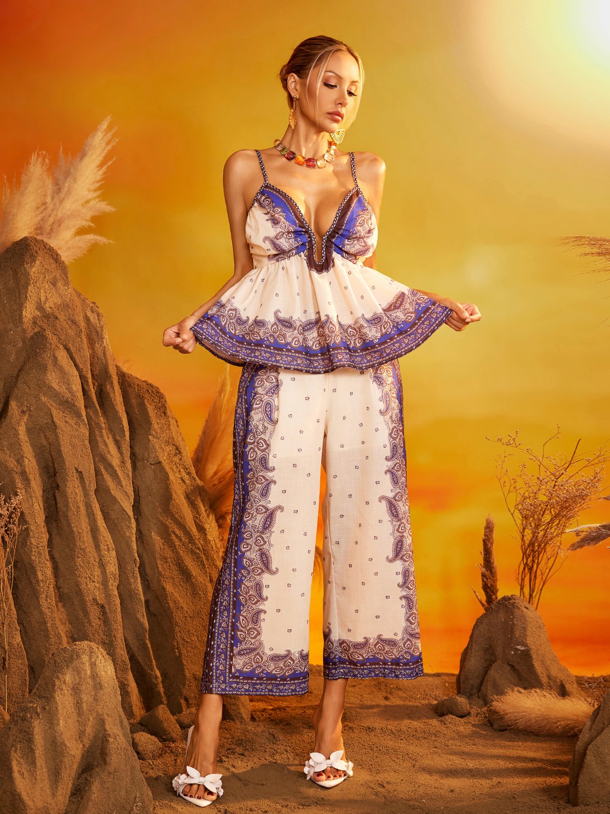 Ezmir Spaghetti Printed Pants Set