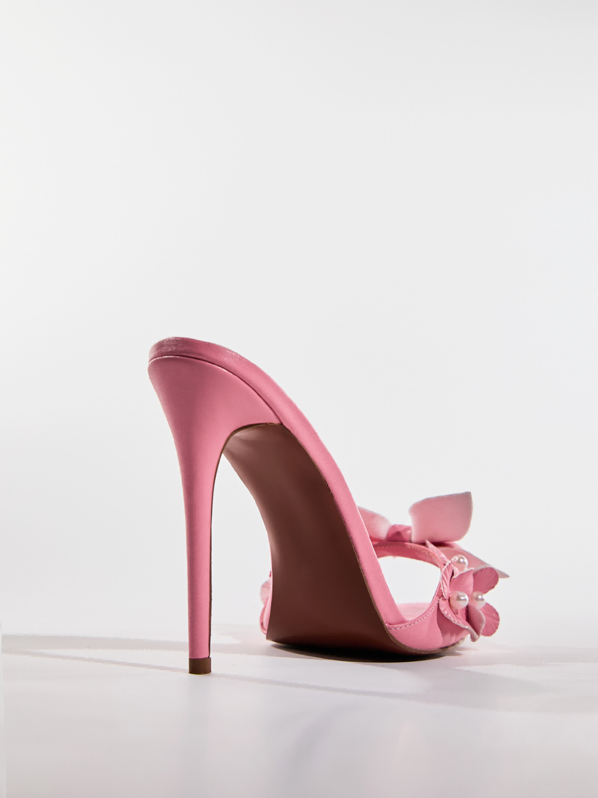 Grain Pearl Flower Slippers In Pink