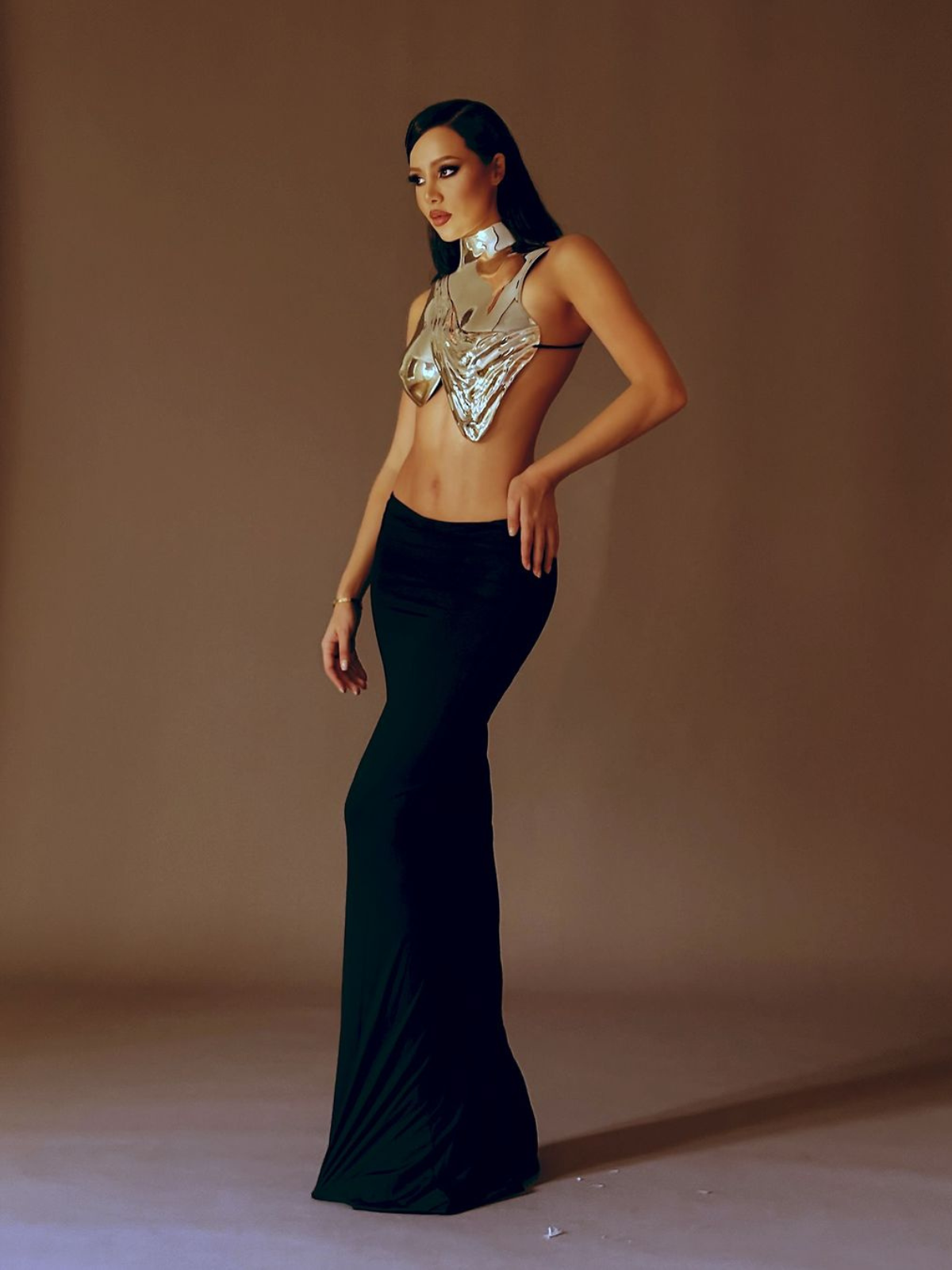 Kari Sleeveless Drapery Armor Top In Silver