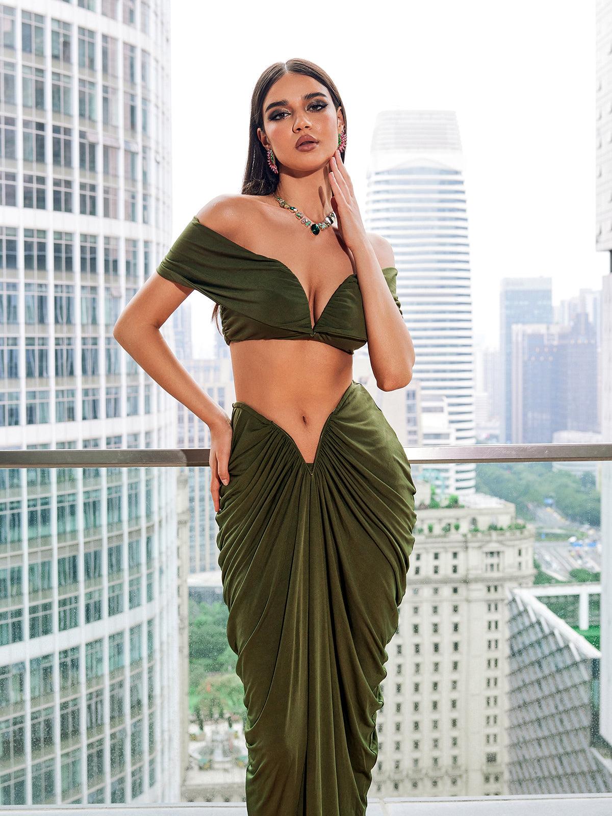 Tucker Legeoa V Ruched Skirt Set