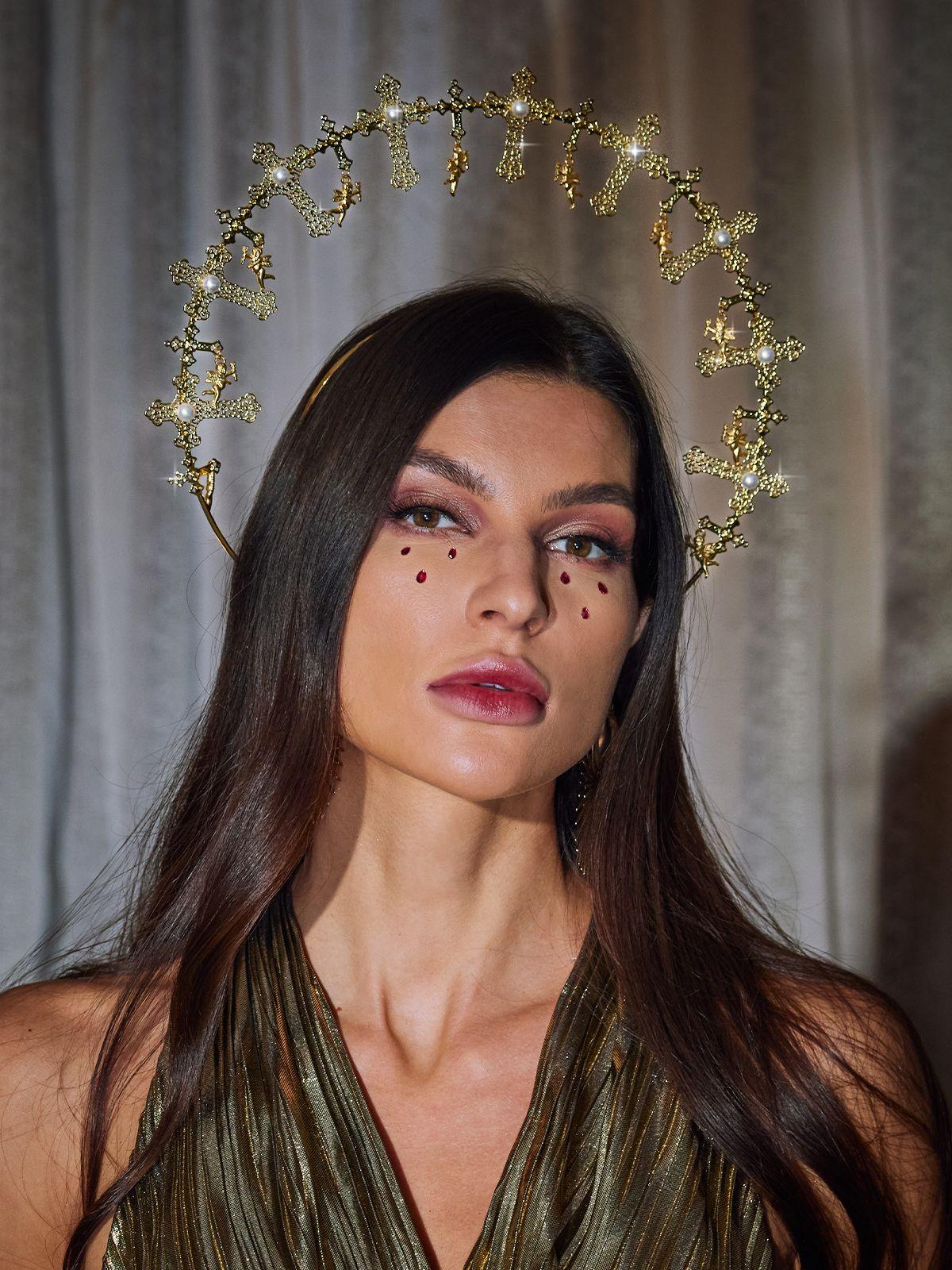 Tulia Cross Pearl Crown