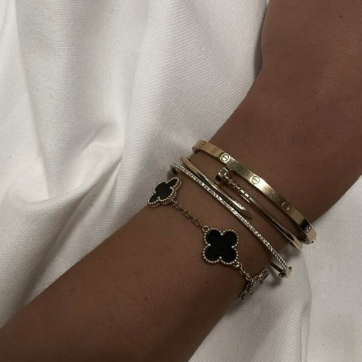 Clover Luxury Gold Bracelet